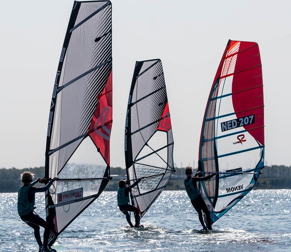 Alquiler material Windsurf iniciación con Iberica Water Services